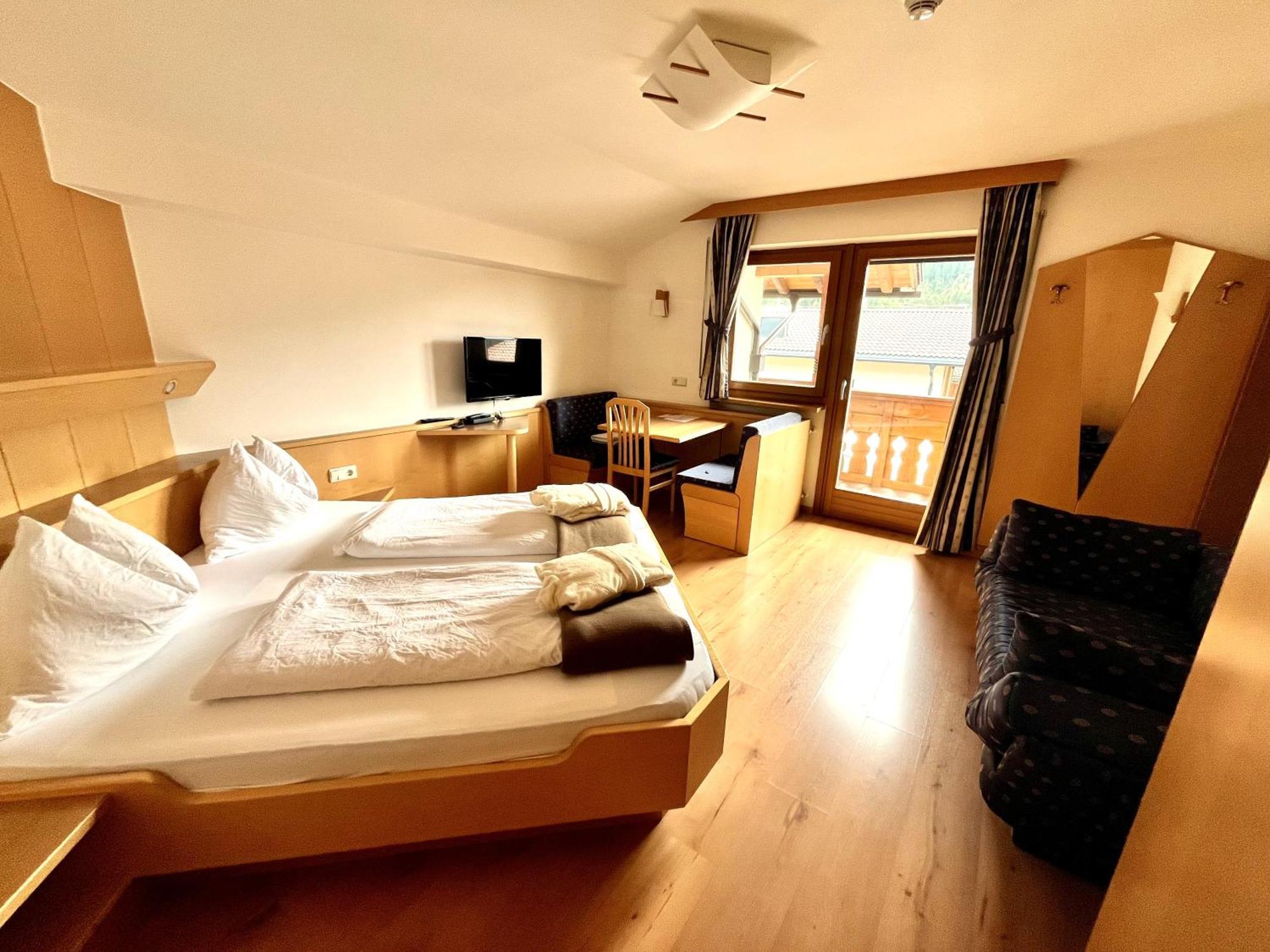 Hotel Gasthof Kircher Fie allo Sciliar Exterior photo